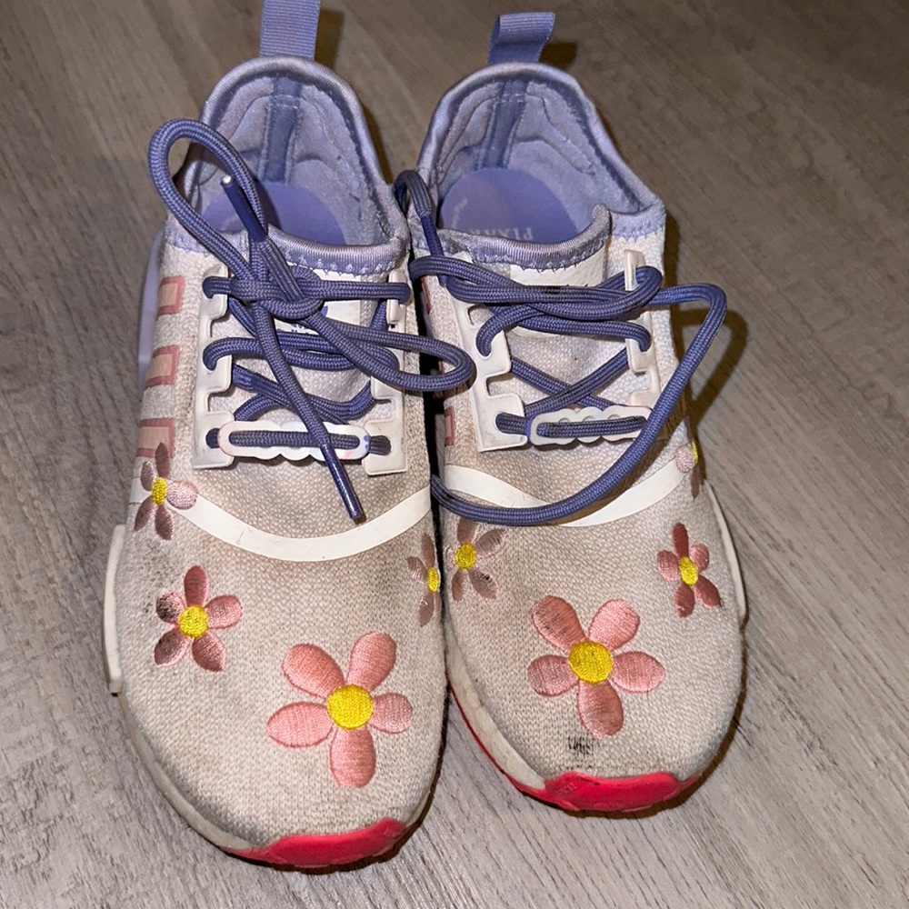 Girls adidas boo shoes